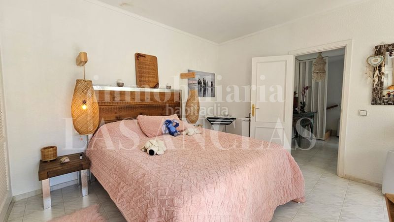 Foto 52156120-aea4-4947-95bd-fd0b5efbb521. Casa adosada frente al mar con acceso a la playa! luminoso adosado de esquina con vistas de ensueño en Santa Eulària