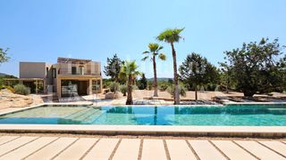 Haus in Sant Carles. Villa a estrenar con arquitectura vanguardista y vistas despejad