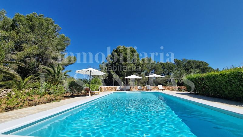 Foto 0c96f0ac-5aa4-42c2-ac1b-55bf44378b53. Masia amb calefacció piscina a Santa Eulària des riu Santa Eulària