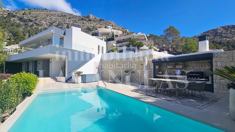Foto 6548b10d-b514-46d9-b64a-70bd20fa019b. Haus mit heizung parking in Altea hills Altea