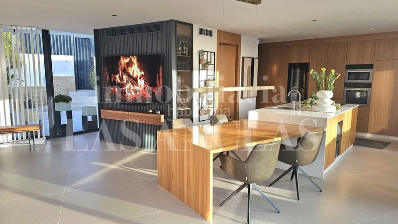 Foto a4ab4fad-e780-4c0f-af9a-8d7ec8e49d47. Haus mit heizung parking in Altea hills Altea