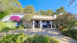 Bauernhof in Sant Joan de Labritja. Licencia de alquiler! finca auténtica con hermosa zona exterior