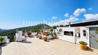 Àtic a Santa Eulària des Riu. Encantador ático con azotea de 98m y vistas al paisaje hasta el