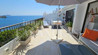 Àtic a Santa Eulària des Riu. Soleado ático con vistas privilegiadas al mar y la costa