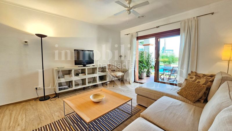 Foto 835e7150-85b6-4f02-8459-d63f3a514c5b. Casa adossada amb calefacció piscina a Marina Botafoc-Talamanca Ibiza
