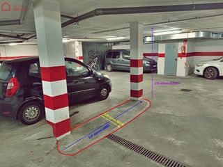 Miete Autoparkplatz in Carrer carrer del general weyler 25. Se alquila parking para moto  trastero en pla de na tesa