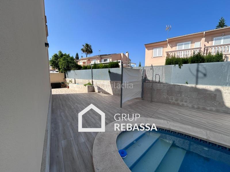Foto 024baf79-ac2f-41c4-b570-d48a0196e43a. Casa pareada pareado con jardín, piscina y garaje en ses cases noves en Marratxí