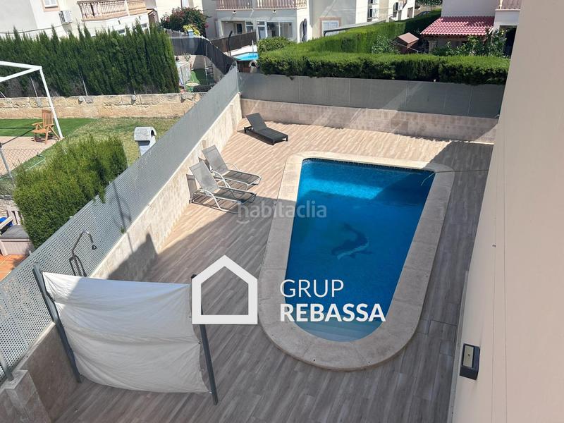 Foto b86d85f4-fb61-40bd-9c87-a4c4bc43db62. Casa pareada pareado con jardín, piscina y garaje en ses cases noves en Marratxí