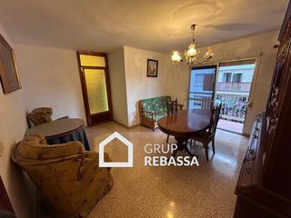 Piso en Es Rafal Nou. Piso con gran potencial de reforma en palma con ascensor 3 hab.