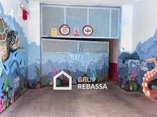 Affitto Posto auto in Carrer d'alfred bonet 7. Plaza de garaje en alquiler junto al colegio lluís vives