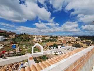 Penthouse in Calle de can norat 8. Primer piso de 130 m2 con techo libre y 72 m2 de terrazas privad