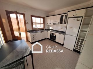 Affitto Appartamento in Santa María del Camí. 1º piso en el centro de santa maria 3 habit. dobles  1 baño  1 a