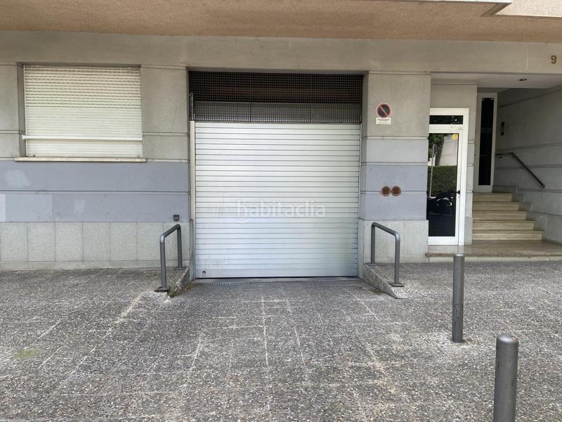 Foto cbfb8ceb-2c85-4c6f-a667-30805a333719. Posto auto in illa 32 in La Devesa Girona