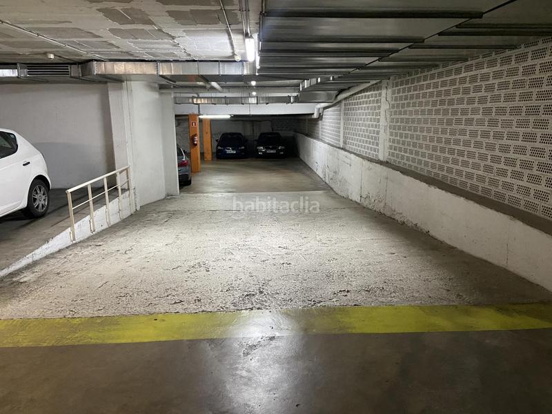 Foto 1e06f6ff-f351-465d-bb62-b0007b36d721. Posto auto in Eixample Nord Girona
