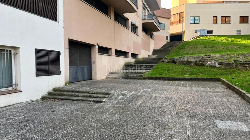 Foto 35bceafe-b1cd-47f5-82c8-71ec12bd81cd. Alquiler parking coche plaza de aparcamiento zona pericot en Girona