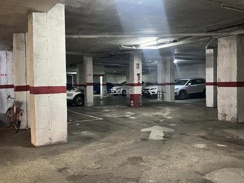 Foto daabf952-116d-41ca-ae32-ebedd2c3b97d. Parking coche plaza de parking en santa eugènia en Girona