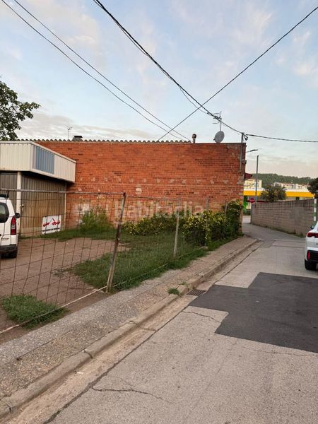 Foto f8705a6f-ec3b-44b8-a1b7-adc11aed808a. Terreny residencial a Sarrià de Ter
