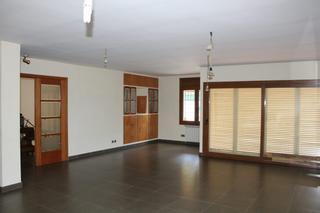 Haus in Quart. Oportunidad  casa aislada con piscina en las afueras de quart