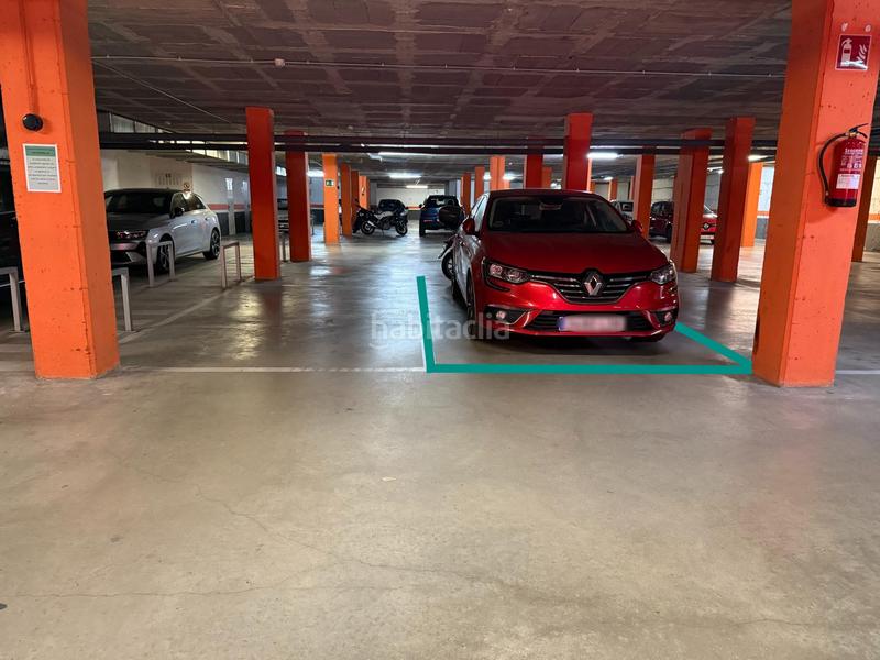 Foto b6bcf1d6-c035-46e7-b4cc-eee098d8f4a9. Rent car parking in Eixample Sud-Migdia Girona