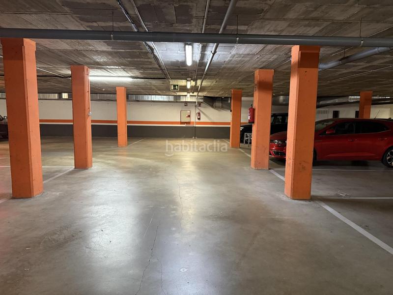 Foto b845e970-11f2-484f-bc59-edb9c3dc723b. Rent car parking in Eixample Sud-Migdia Girona