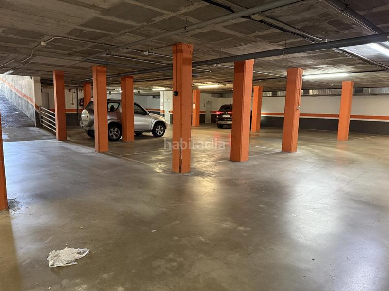 Foto fd2a4f54-5b8b-4fe6-8ebd-82d805e410c5. Rent car parking in Eixample Sud-Migdia Girona