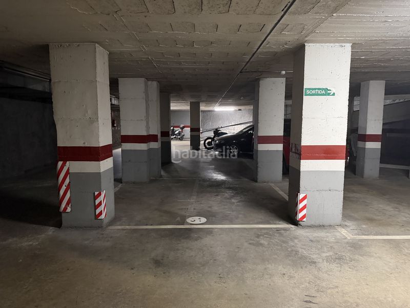 Foto c84491f6-1321-4d63-998c-83d5468986fb. Aparcament cotxe a Eixample Nord Girona