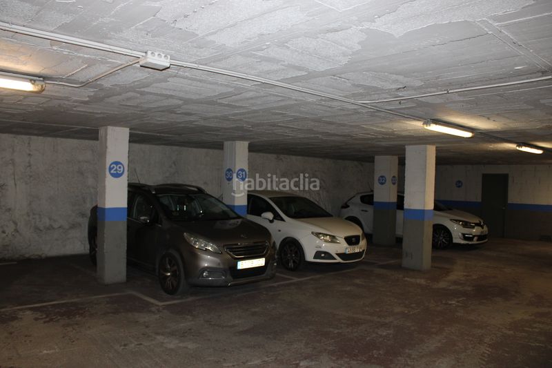 Foto 11793377-8d32-423d-9248-a09b567452f4. Car parking in de sant joan baptista la salle 15 in Girona