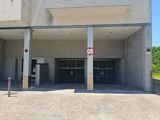 Affitto Posto auto  Del riu freser 66. Parquing para coche grande