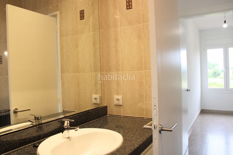 Foto c5807f4e-e3c1-4809-b1db-a2af61ce30ad. Lloguer xalet amb calefacció aparcament a Pera (La)