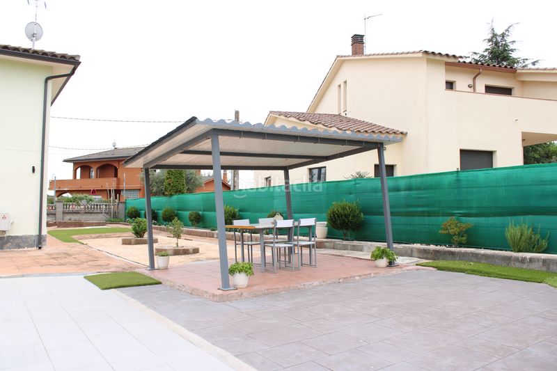 Foto 7106d2d4-86c2-44a0-9162-ca0f52ab9294. Xalet amb calefacció aparcament piscina a Caldes de Malavella