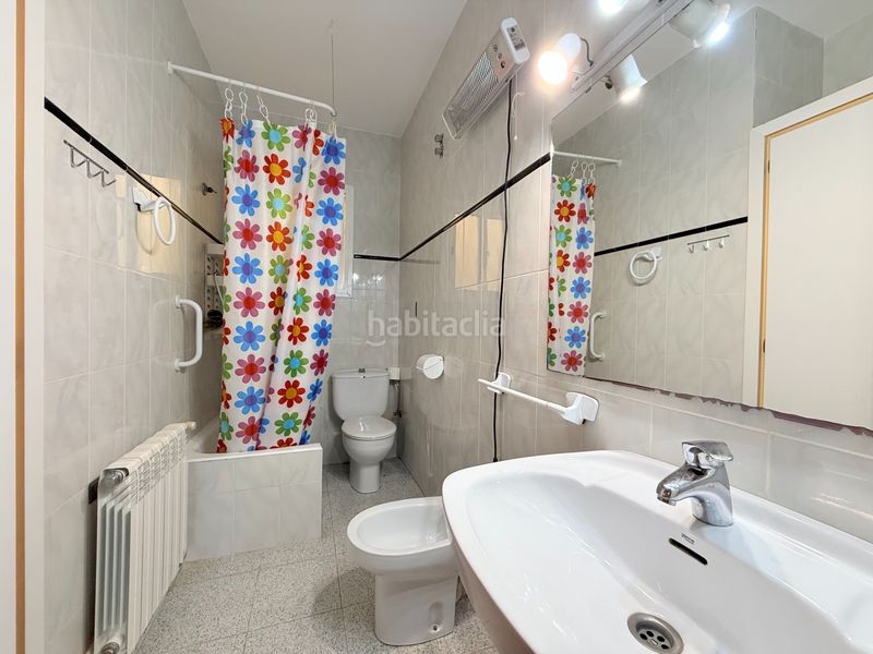 Foto 23a5821d-16d0-45d9-8c1b-fd3183e83484. Casa adossada amb calefacció aparcament piscina a Cubelles
