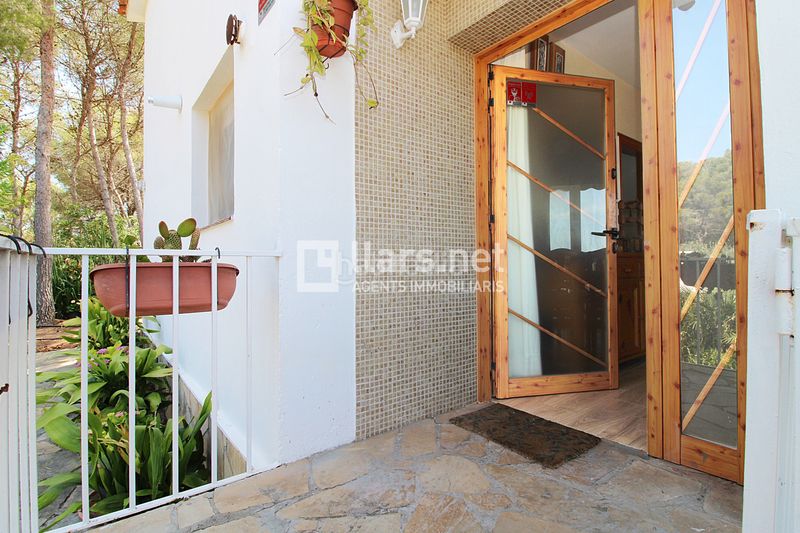 Foto bba21659-b1cc-47b3-bd7e-7af2468d3508. Casa adossada amb calefacció aparcament piscina a Cubelles
