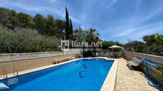 Towny house  Carrer cirerer