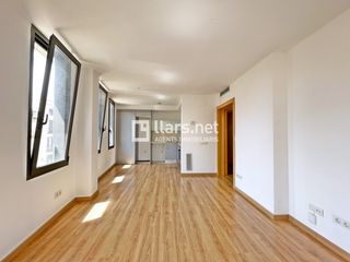 Location Appartement  Plaça de les cols. Pis cantoner amb terrassa privada de 40 m² al  centre de vilanov