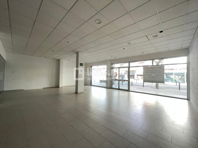 Foto 1ae346d0-8852-4a32-b6ff-2e7f3de2c473. Lloguer local comercial a Centrevila Vilanova i la Geltrú