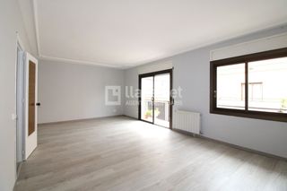 Rent Flat  Carrer de la gornal. Espaiós pis de 114 m² a pocs minuts del centre de vilanova i la