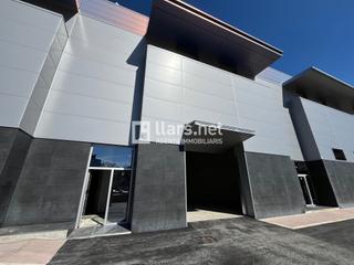 Rent Industrial building  Passatge de vilanoveta