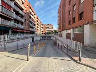Aparcament cotxe  Carrer de l'havana. Plaça d'aparcament a garatge privat al costat de la rambla princ