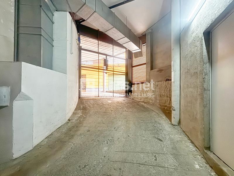 Foto 2097407b-9182-4191-8d52-bdb4b5abf457. Aparcament cotxe a Centrevila Vilanova i la Geltrú