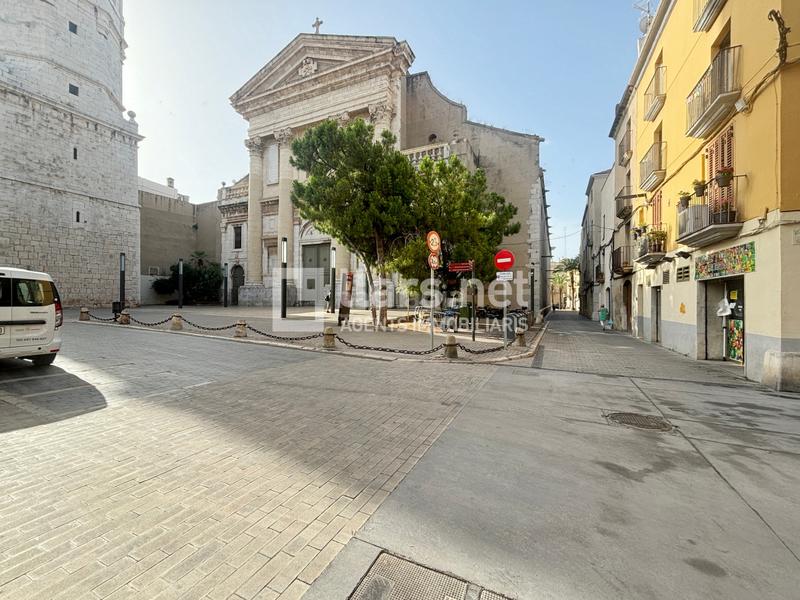 Foto c783f918-19a6-4d8b-aa1d-f9e70836c7ed. Aparcament cotxe a Centrevila Vilanova i la Geltrú