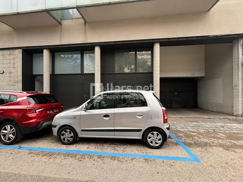 Foto a970fd5f-7b28-4f58-b93c-c659134d5e69. Parking coche aparca amb comoditat al cor de vilanova: seguretat i accessibilitat a un pas de tot! en Vilanova i la Geltrú