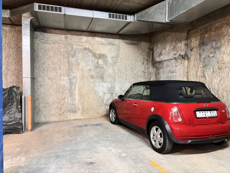 Foto c6331804-a8ac-4bf8-a794-1c910ad62245. Parking coche aparca amb comoditat al cor de vilanova: seguretat i accessibilitat a un pas de tot! en Vilanova i la Geltrú