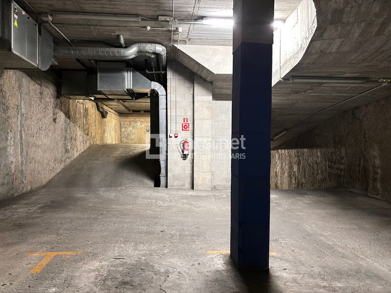 Foto f33b3865-31b6-4d34-a56a-d90402120d70. Parking coche aparca amb comoditat al cor de vilanova: seguretat i accessibilitat a un pas de tot! en Vilanova i la Geltrú
