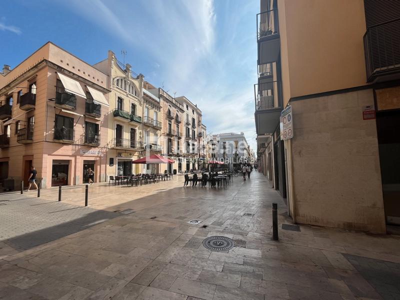 Foto 16854aa6-9fe6-4326-bfc3-ed39f86db4a6. Local comercial en Centrevila Vilanova i la Geltrú