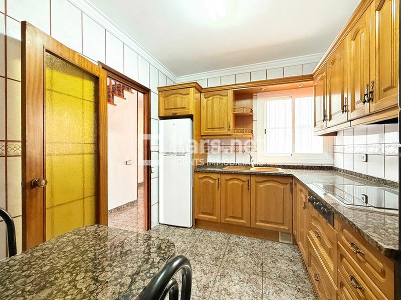 Foto 9be56045-8061-4065-8cd7-bb066ee1e7e4. Casa adossada a avinguda de cubelles 9 a Sant Joan Vilanova i la Geltrú