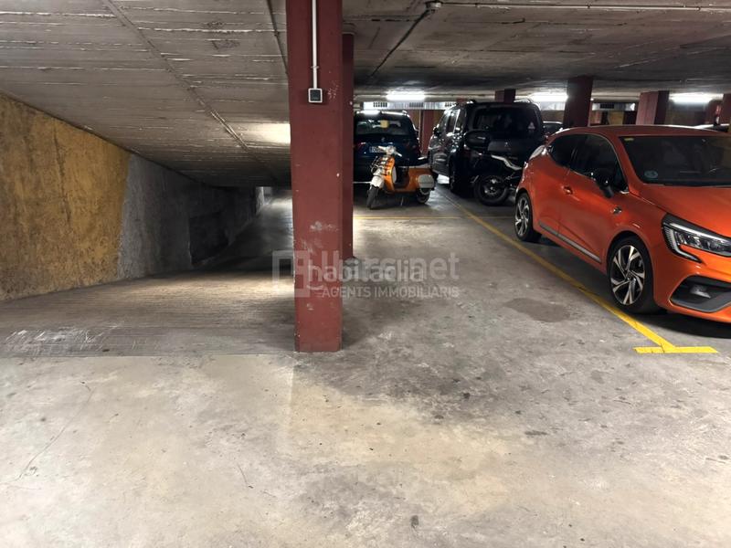 Foto de1a30e0-ab56-479d-8881-c2df27838bf3. Parking coche en Centrevila Vilanova i la Geltrú