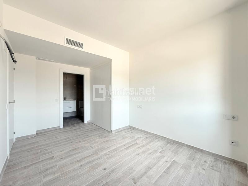 Foto 30f14da6-e495-42a6-a89c-32f3e8820e06. Piso en carrer antoni maria alcover 18 en Masia Nova-Solicrup Vilanova i la Geltrú