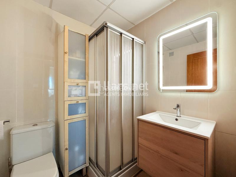 Foto 464ecfaa-3740-4f48-be72-e9a4ad783dfe. Appartamento in carrer de la farigola 3 in Molí de Vent Vilanova i la Geltrú