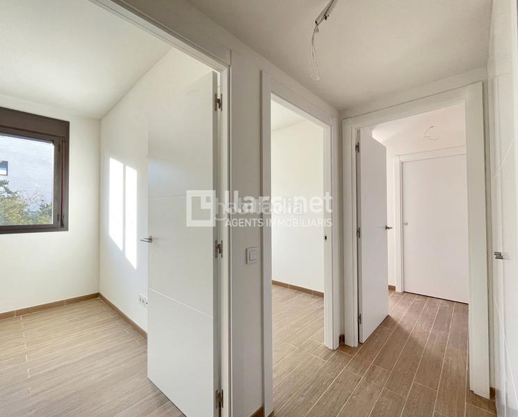 Foto a3a9952f-e07e-45b2-b42f-ed33a60b1060. Rent flat with heating parking pool in Masia Nova-Solicrup Vilanova i la Geltrú