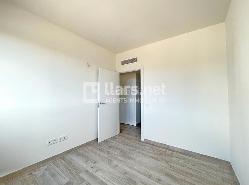 Foto 3b34e805-d448-4ce3-8001-868b5da512de. Rent flat with heating parking pool in Masia Nova-Solicrup Vilanova i la Geltrú